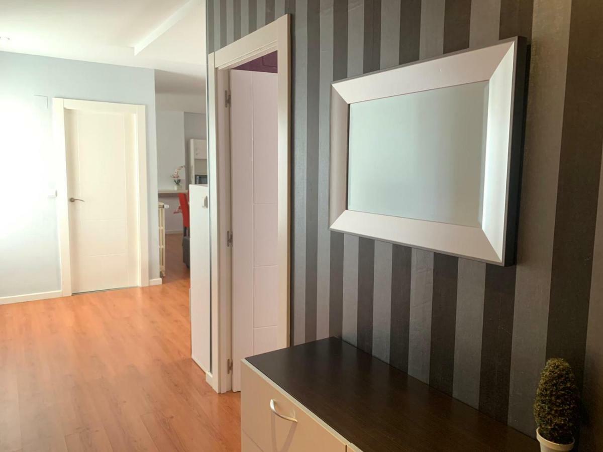 Vtz El Balcon De Torre Nueva 2 Apartman Zaragoza Kültér fotó